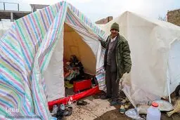 یک میلیارد تومان کمک نقدی و ۵۴۶۰ دست لباس گرم به زلزله‌زدگان خوی اهدا شد