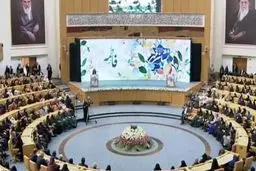 هویت زنی که پزشکیان را بوسید+ عکس 
