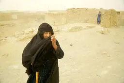 تأکید  بر کاهش فعالیت خارج از خانه