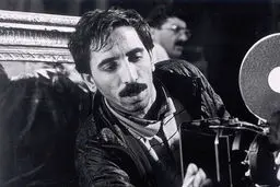 حمله روزنامه اصولگرا به محسن مخملباف؛ او شمشیر را از رو برای داریوش مهرجویی بسته بود