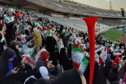 باید زیرساخت‌های حضور زنان در استادیوم فوتبال فراهم شود

