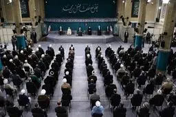 رنج های امت اسلامی در زمان کنونی ناشی از با هم نبودن است