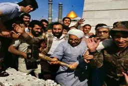 مصاحبه صادق خلخالی پس از تخریب قبر رضا شاه