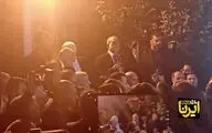 پزشکیان در جمع مردمی که به استقبال او رفته اند