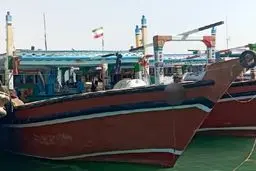 شناور حامل سوخت قاچاق در آب‌های بندر خمیر توقیف شد