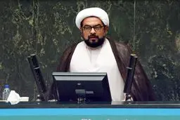 سوء قصد به یک نماینده/ یک جوانی آمد، بنزین را روی من ریخت می‌خواست آتشم بزند فندکش روشن نشد!