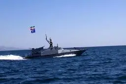 نیروی دریایی سپاه پاسداران در تنگه هرمز رزمایش برگزار کرد 