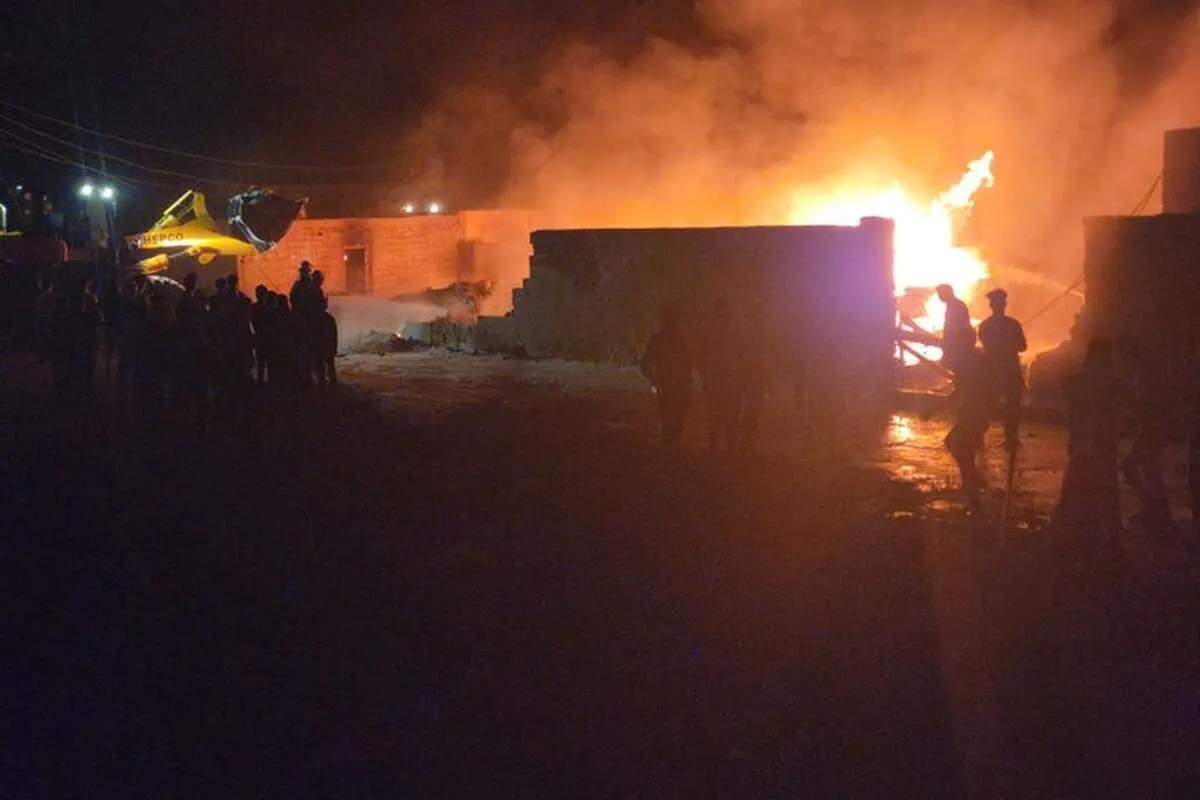 خسارت ۱۰میلیاردی ب در پی آتش‌سوزی در بندر گروک شهرستان سیریک/ حادثه خسارت جانی نداشت