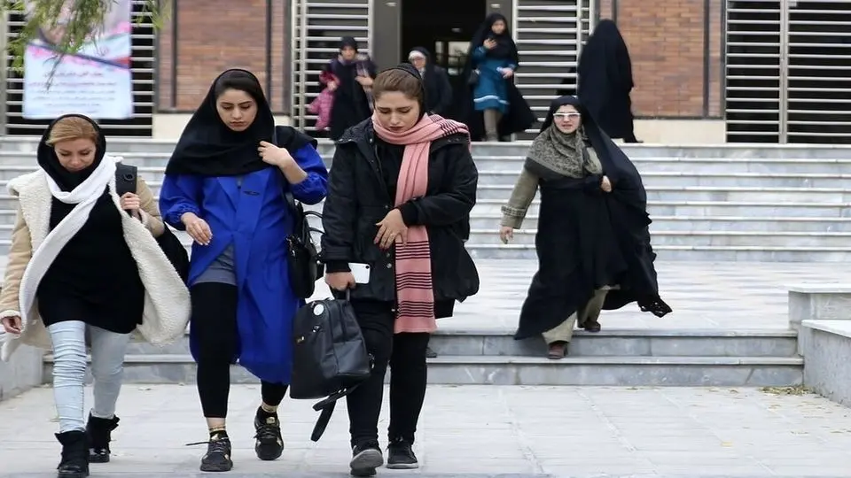 نماینده مجلس: دانشجویان و دانش‌آموزان زیر تیغ قانون حجاب و عفاف/ این پیشنهادات را کدام نمایندگان داده‌اند؟

