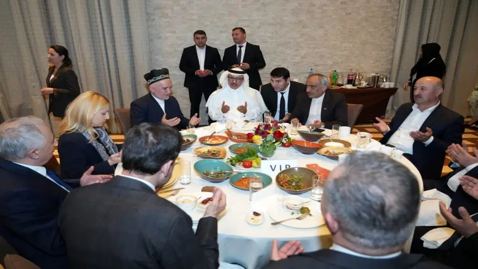سفیر ایران یحضر مأدبة افطار أقامها نظیره السعودی فی طاجیکستان