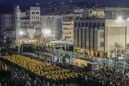 نوه امام خمینی بر مزار سیدحسن نصرالله+ ویدئو
