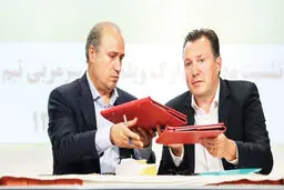پشت مهدی تاج به کجا گرم است؟
