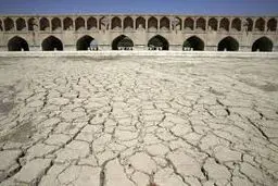 چالش اقتصادی و اجتماعی 
مرگ زاینده‌رود