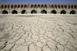 چالش اقتصادی و اجتماعی 
مرگ زاینده‌رود