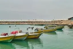 حمله آمریکایی - صهیونی به 4 فروند لنج باریکه در اسکله ملو 