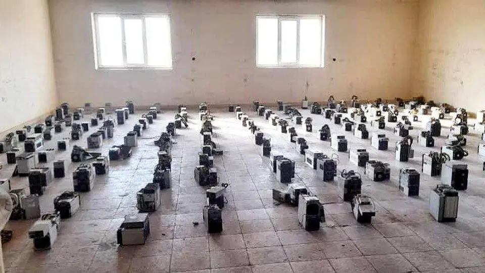 برخورد با مراکز استخراج غیرمجاز رمزارز/ بیش از ۲۰۰ دستگاه ماینر غیرمجاز کشف شد