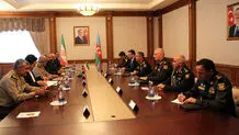 هدیه خاص وزیر آذربایجانی به وزیر دفاع ایران/ عکس


