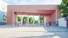 چه کسانی از دانشگاه رفتند؟