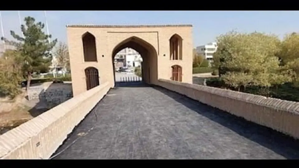 میراث فرهنگی اصفهان: استفاده از قیر و گونی برای عایقسازی آثار تاریخی عرف است