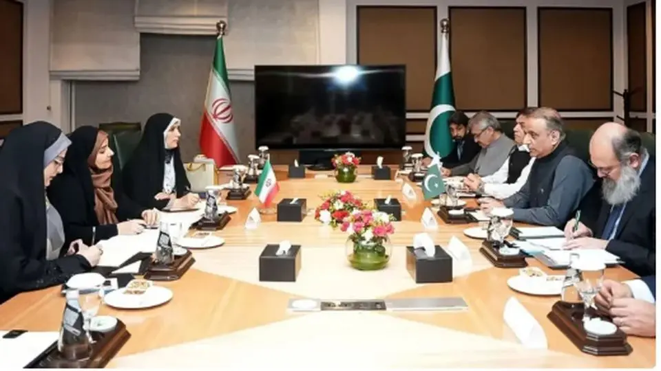 تیم کاملا زنانه ایران در مذاکرات اقتصادی با پاکستان