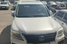 لکسوس ۲۵۰میلیاردی قاچاق راهی پارکینگ شد

