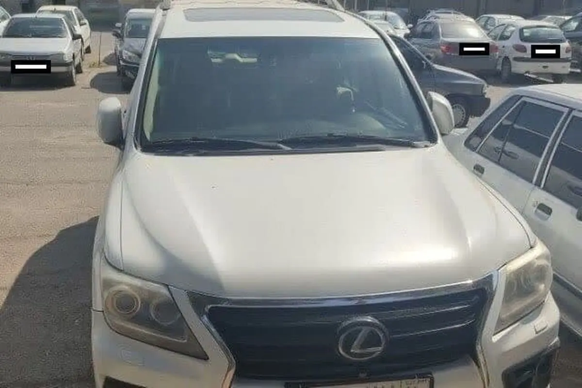 لکسوس ۲۵۰میلیاردی قاچاق راهی پارکینگ شد

