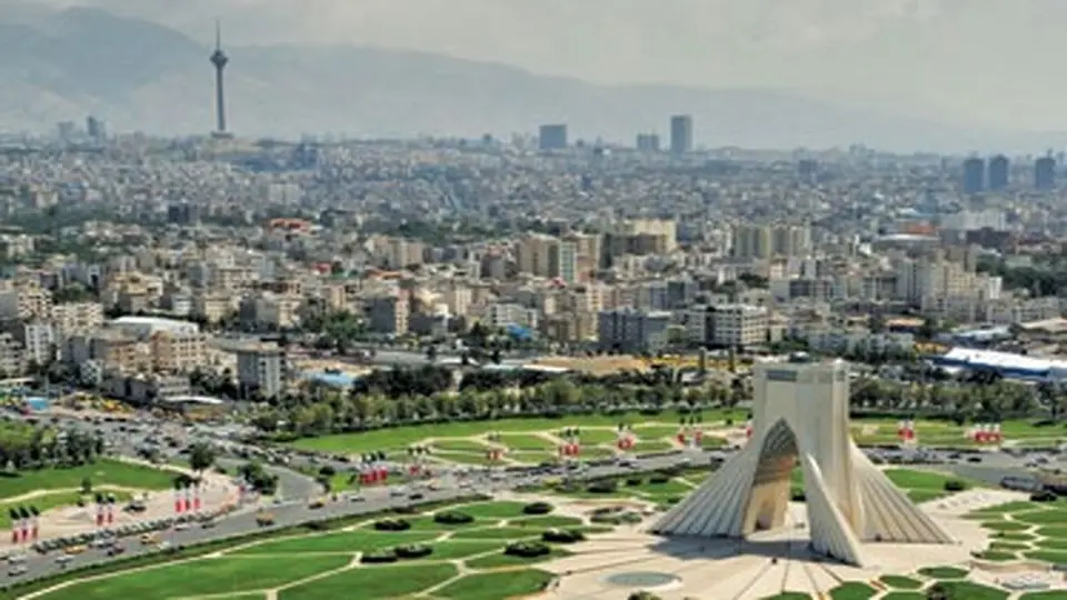 تهران در تحمیل فضاهای شهری دو نیمه شده؛ جنوب پایتخت در سوگ، شمال در سبزی