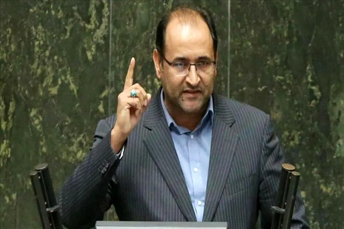 نماینده مردمی هستم که ارزشی‌نماها را شلغم هم حساب نمی‌کنند/ شما تندروها ننگ این کشورید
