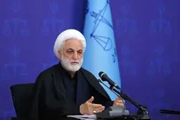 ​من به عنوان قاضی می‌گویم دادگاه‌های علنی و انتشار مفاد آن‌ها به نفع من قاضی است

