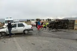 برخورد پژو با گاردریل / ۲ مرد در آتش سوختند