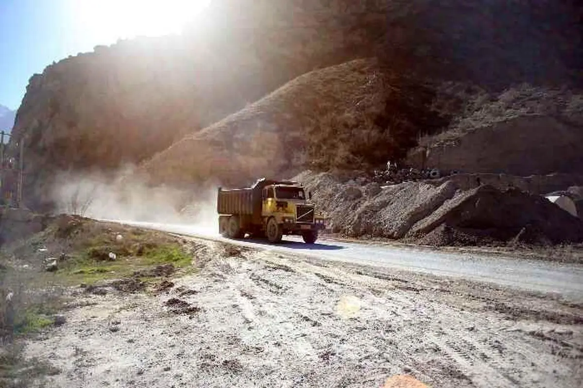 کاهش آلودگی هوا در جاده هراز با تعطیلی معادن شن و ماسه
