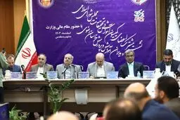 
فرهنگیان ۲۳۵ هزار میلیارد پاداش می‌گیرند

