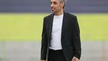 خطیبی از پشت میز به زمین چمن آمد + عکس