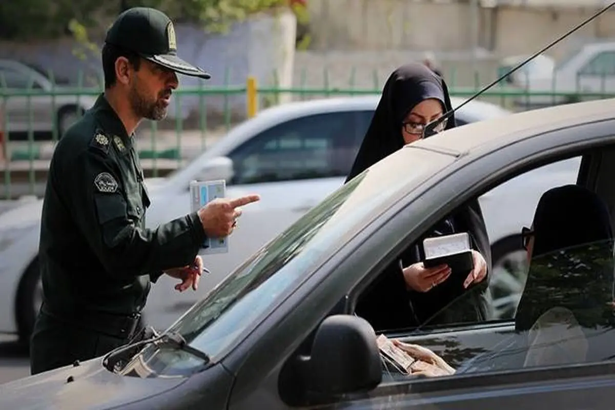 پلیس: ارسال پیامک کشف حجاب به سرنشینان خودروها همچنان انجام می شود