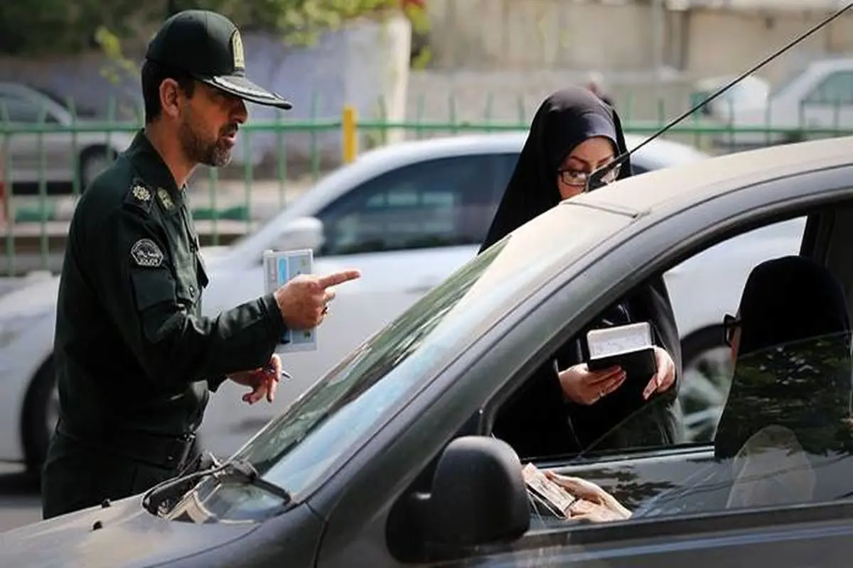 پلیس: ارسال پیامک کشف حجاب به سرنشینان خودروها همچنان انجام می شود