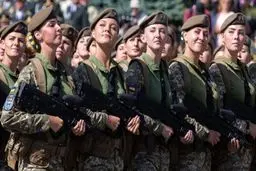 زنان ارتش اوکراین کفش مناسب جنگ ندارند! /عکس

