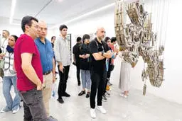 گزارشی از زیست هنرمندان معاصر