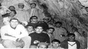 سر به روی شانه‌‌ کوه