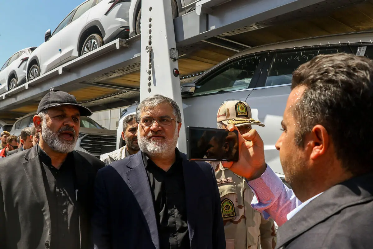 فارغ از دعواهای سیاسی باید مشکلات مردم را حل کنیم/مخالف استیضاح وحیدی هستم

