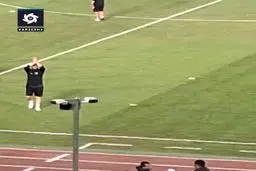 تشویق یکسره وریا غفوری پیش از بازی استقلال و الوصل+ ویدئو