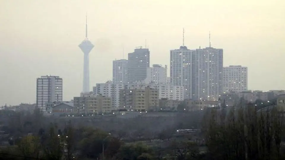 هوای تهران در وضعیت ناسالم برای گروه‌های حساس/ «ازن» هوای تهران را ناسالم کرد