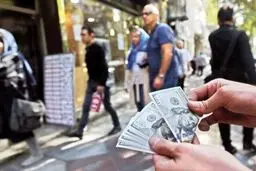 دلار ۵۰۰۰ تومان ارزان‌ شد/ فروشنده‌ها به بازار آمدند!
