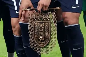 هدیه عجیب تیم ملی اوروگوئه به تیم ملی انگلیس