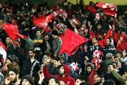 سکوهای پرسپولیسی فولادشهر یک‌صدا علیه درویش