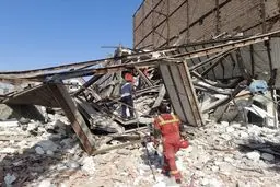 خروج جسد دو‌پلیس از زیر آوار در جنوب تهران