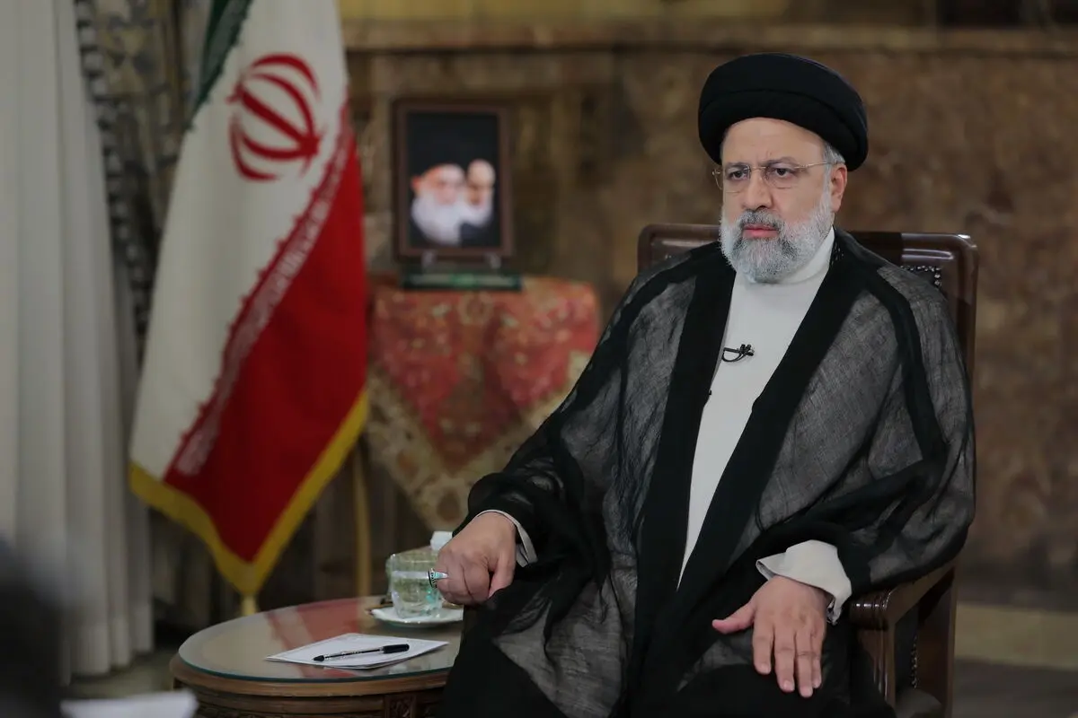 عصبانیت «ایران» از نحوه پوشش دیدار رئیسی با مراجع تقلید/ خودمان از مشکلات اقتصادی خبر داشتیم!