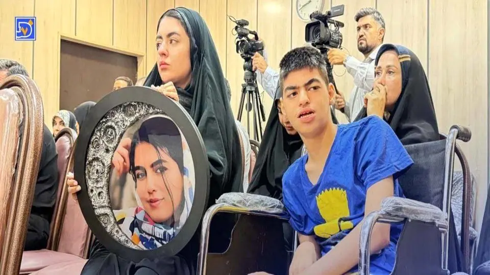 اظهارات وکیل الهه حسین نژاد در دادگاه امروز / الهه در بیابان زنده بود
