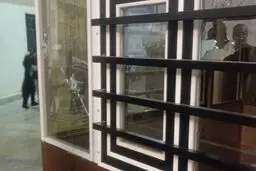 ترس و دلهره مردم در خیابان های اطراف شاهچراغ/ ویدئو


