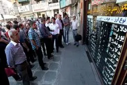 افزایش قیمت دلار بازار را خالی از مشتری کرد