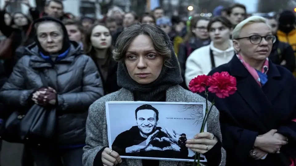 موج دستگیری مخالفان پوتین/ بیش از ۴۰۰ طرفدار داغدار الکسی ناوالنی بازداشت شدند